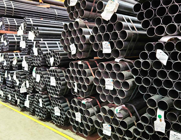 tubos industriais de diversos modelos e tamanhos